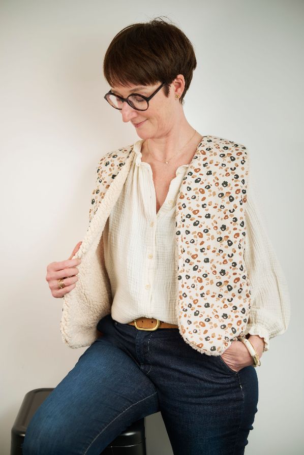 Gilet sans manche réversible moumoute Sherpa et coton motifs léopard