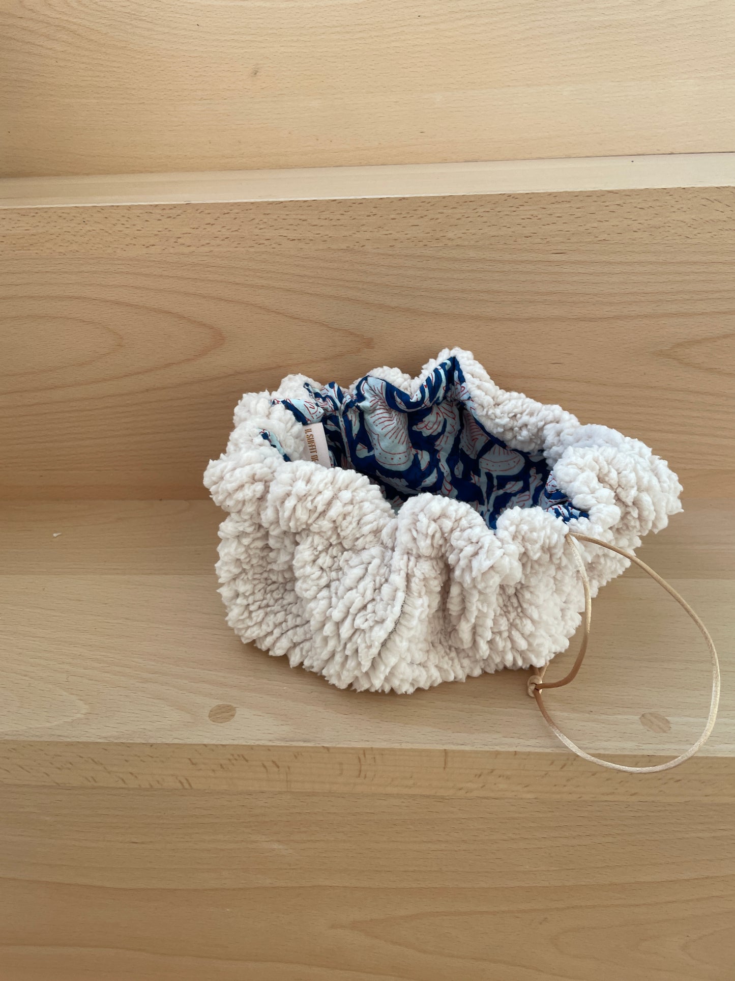 Trousse de Maquillage "Caro" en Sherpa moumoute et intérieur voile coton bleu