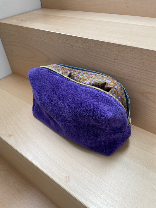Trousse de toilette "Lucienne" Coton bambou éponge violet et intérieur marron et fleurs violettes
