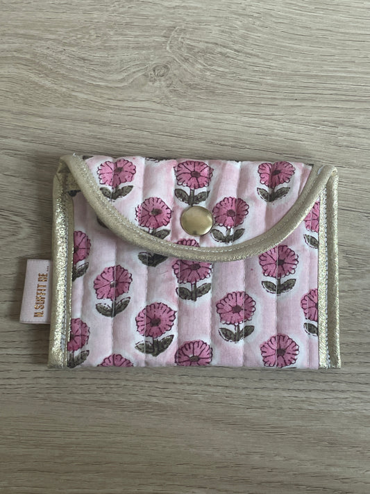 Porte-cartes « Claire » - tissu matelassé indien - fond rose avec petites fleurs