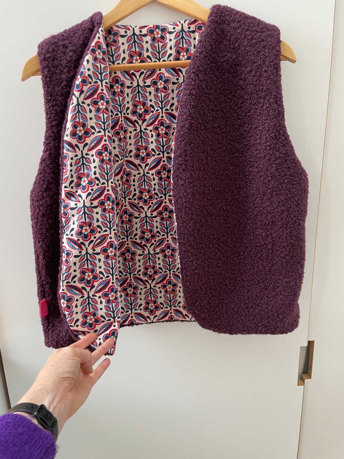 Gilet sans manche réversible - bouclette Bordeaux et intérieur coton motifs indiens bleu blanc rouge
