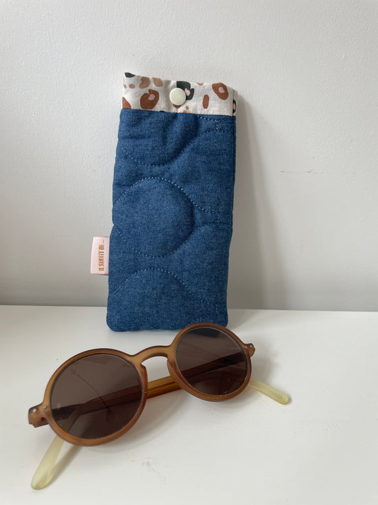 Étui à lunettes matelassé jean et coton léopard