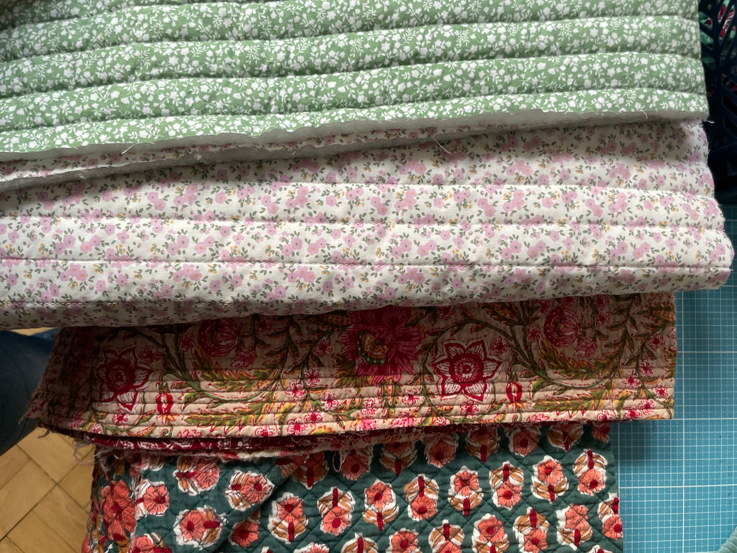 Housse ordinateur en tissu matelassé