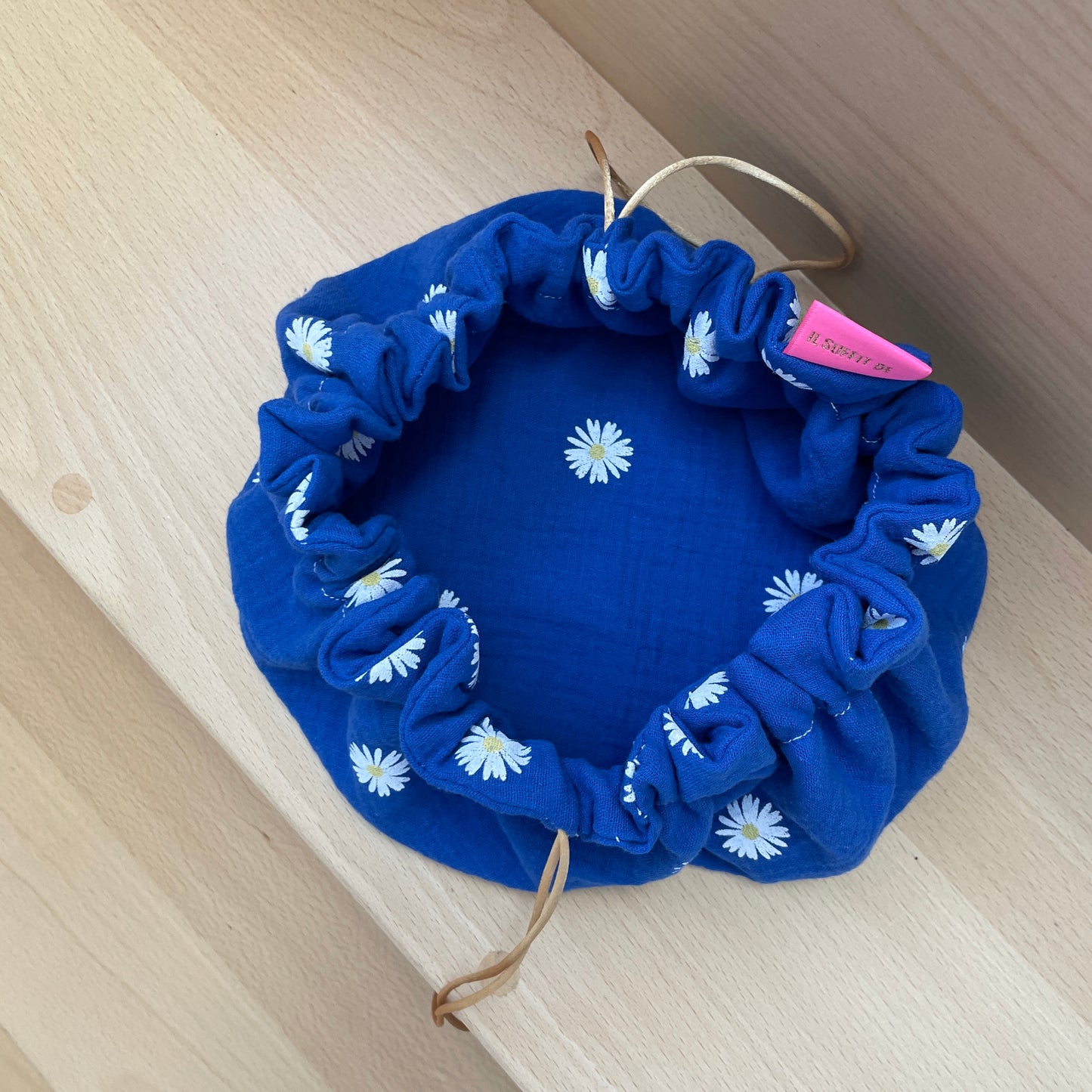 Trousse de Maquillage "Caro" en gaze de coton bleu roi avec des marguerites