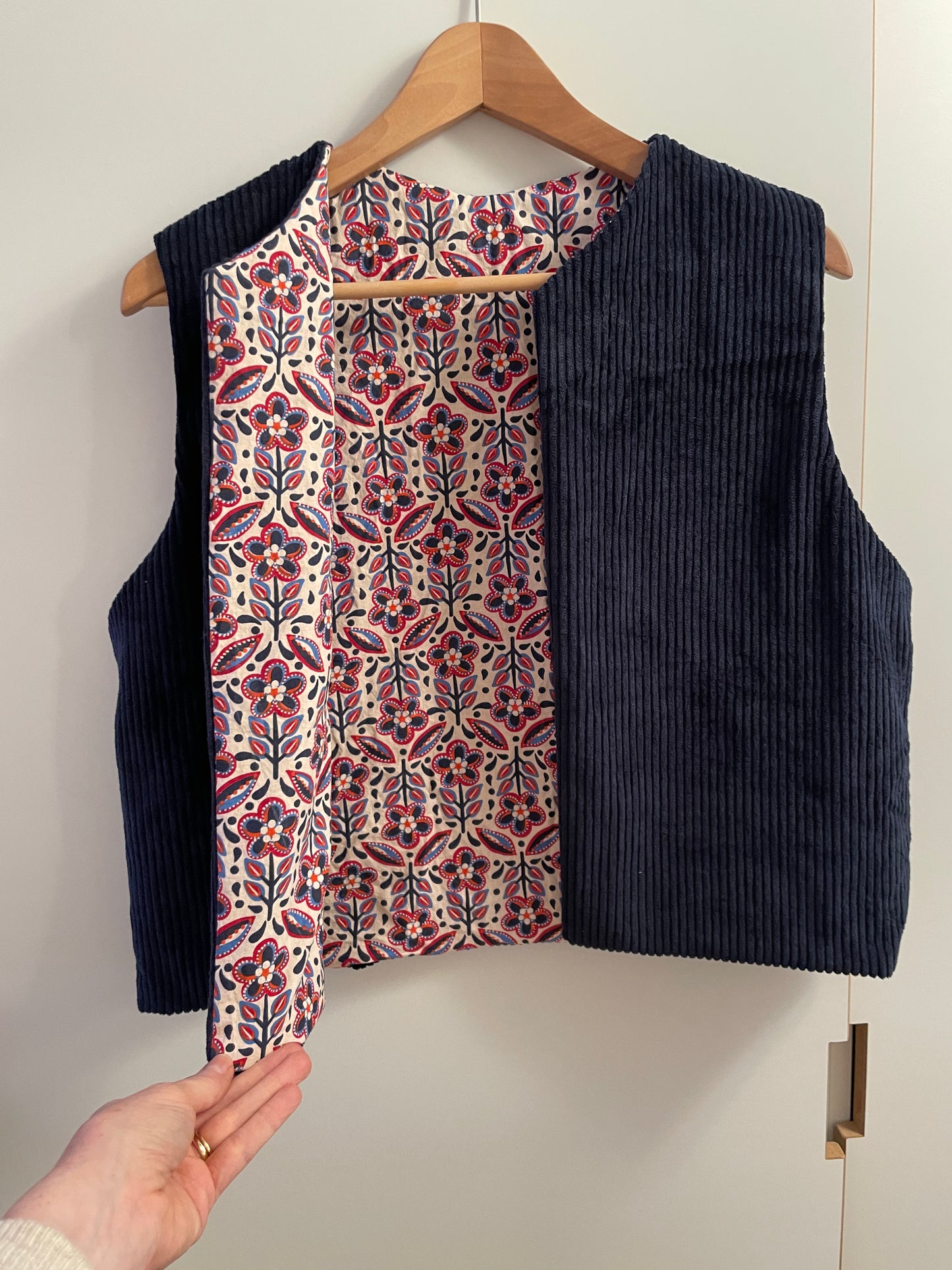 Gilet sans manche réversible velours côtelé et coton motifs indien