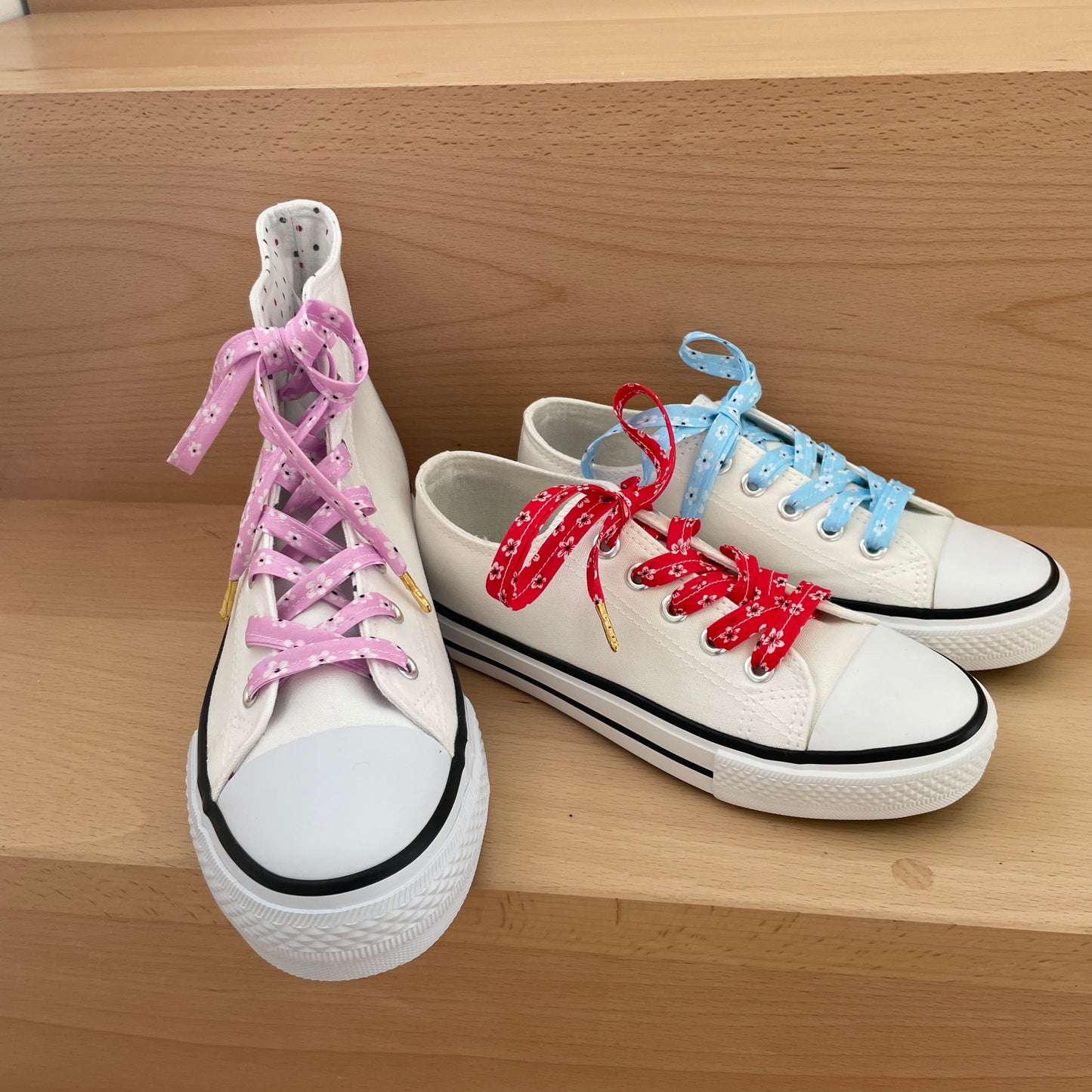 Lacets fun pour mettre de la couleurs sur vos baskets  - Lacets bleu claire style bandana