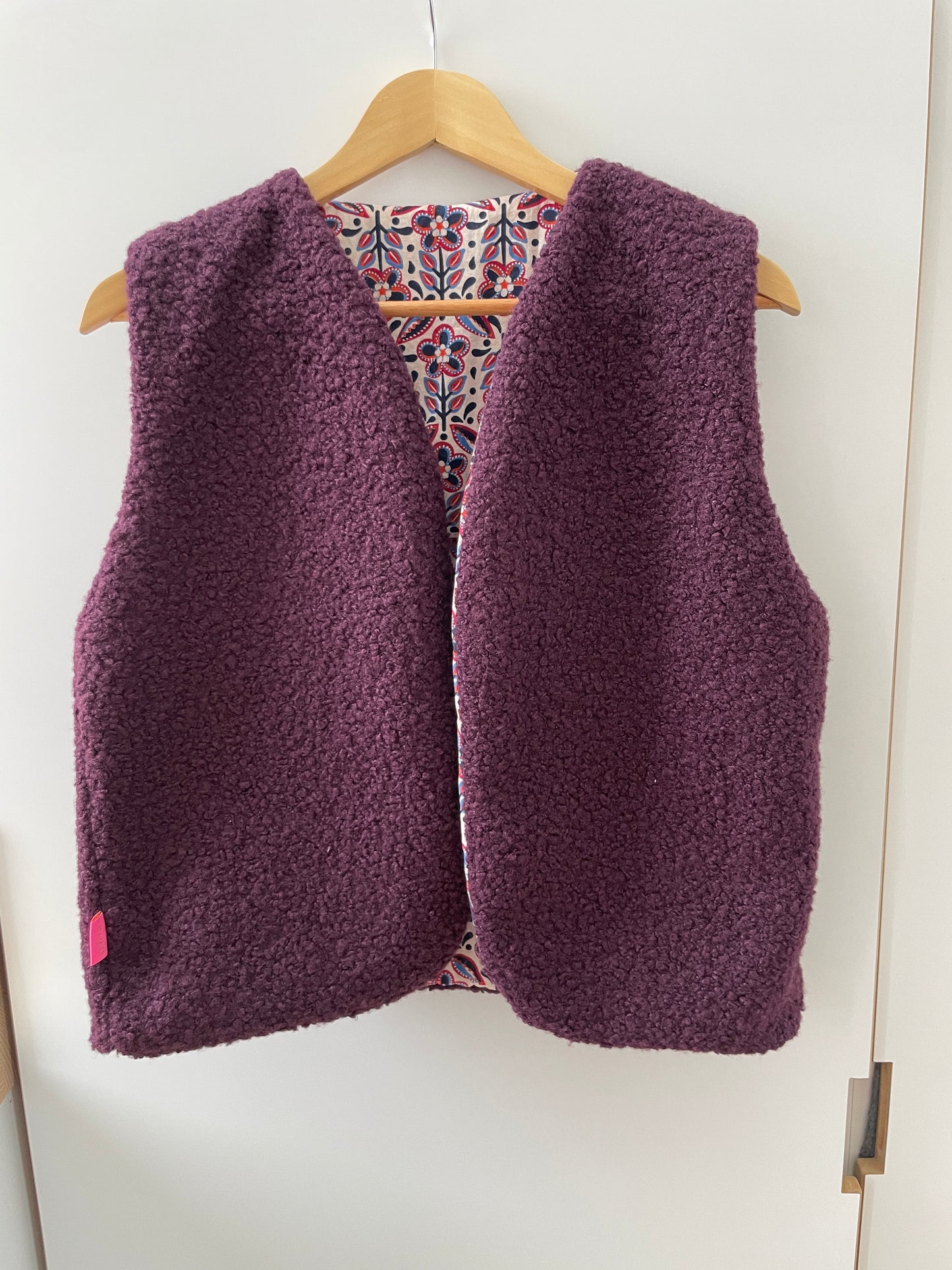 Gilet sans manche réversible - bouclette Bordeaux et intérieur coton motifs indiens bleu blanc rouge