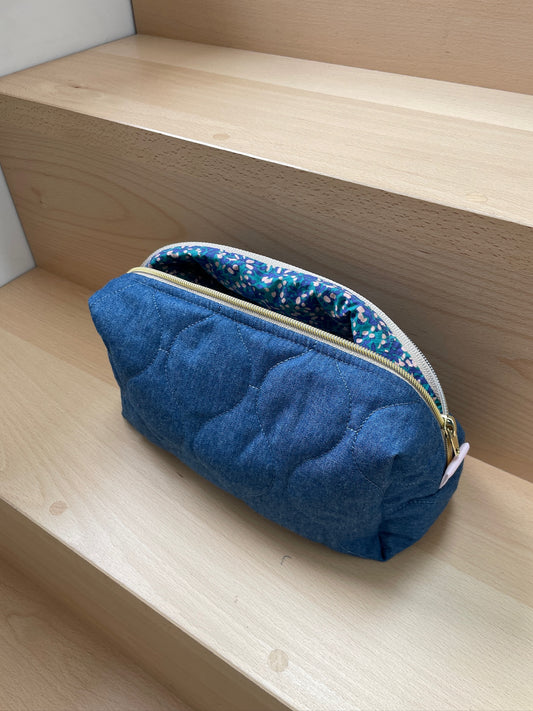 Trousse de toilette "Lucienne" Jean matelassé et intérieur coton motif bleu Klein, vert et beige