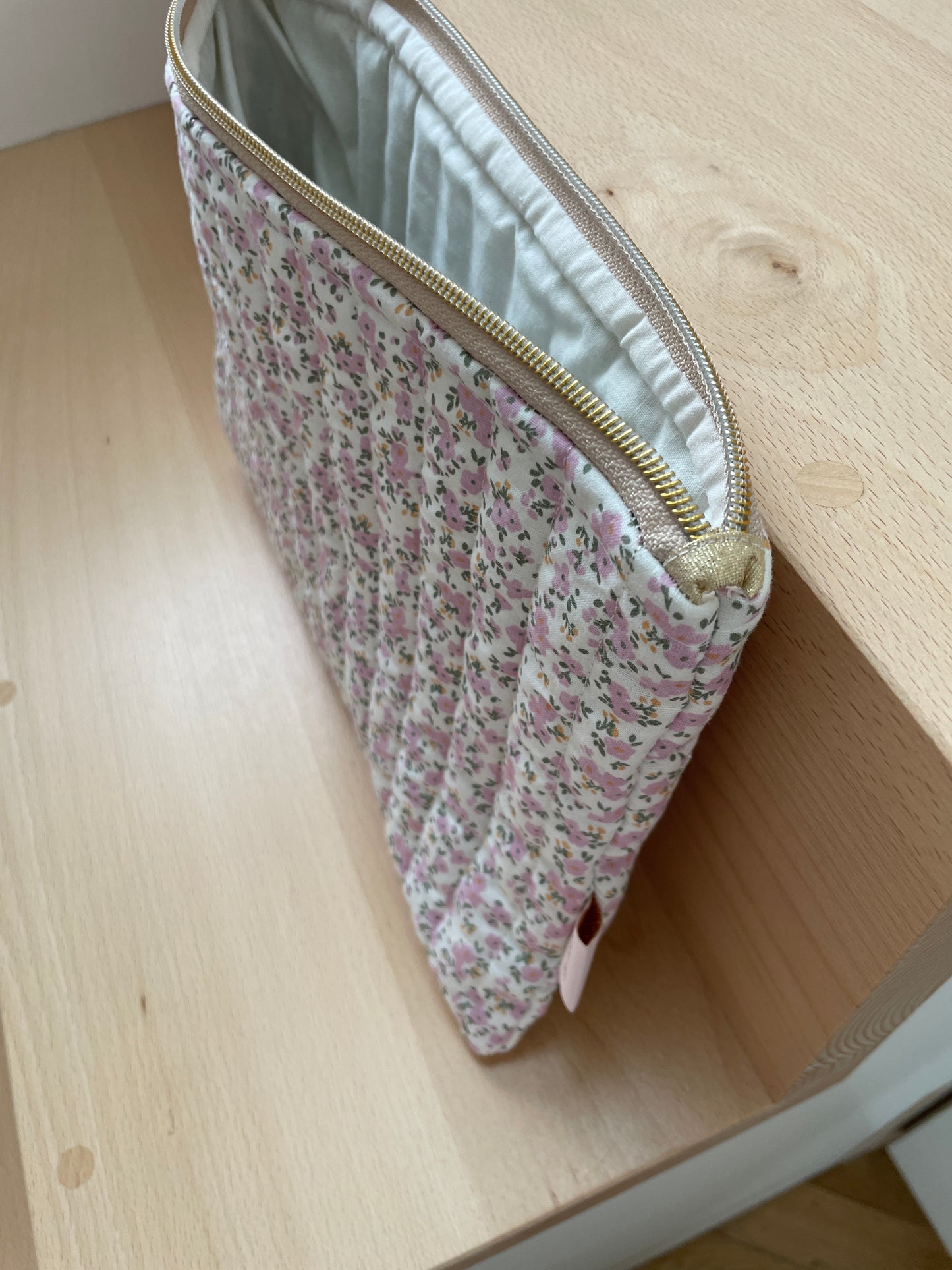 Pochette de voyage/ Housse I pad - Matelassé petites fleurs rose