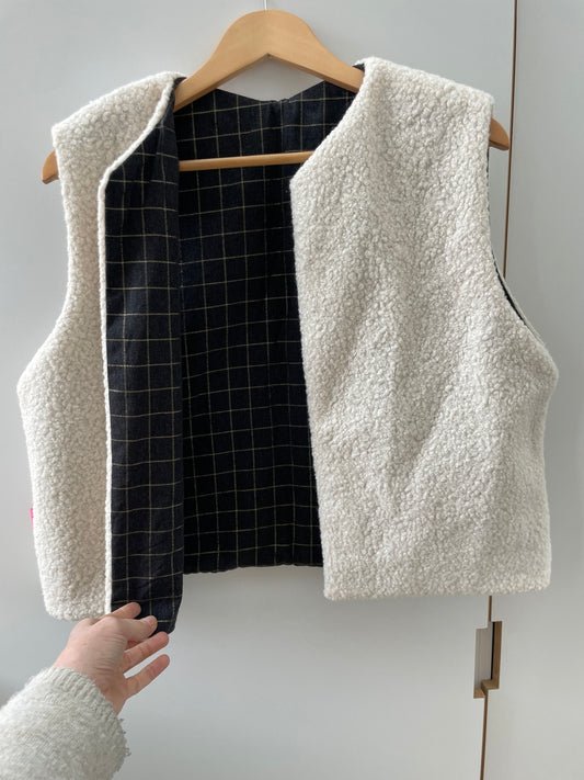 gilet sans manche bouclette écru intérieur anthracite et carreaux lurex