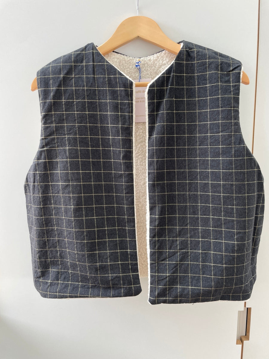 gilet sans manche bouclette écru intérieur anthracite et carreaux lurex doublure