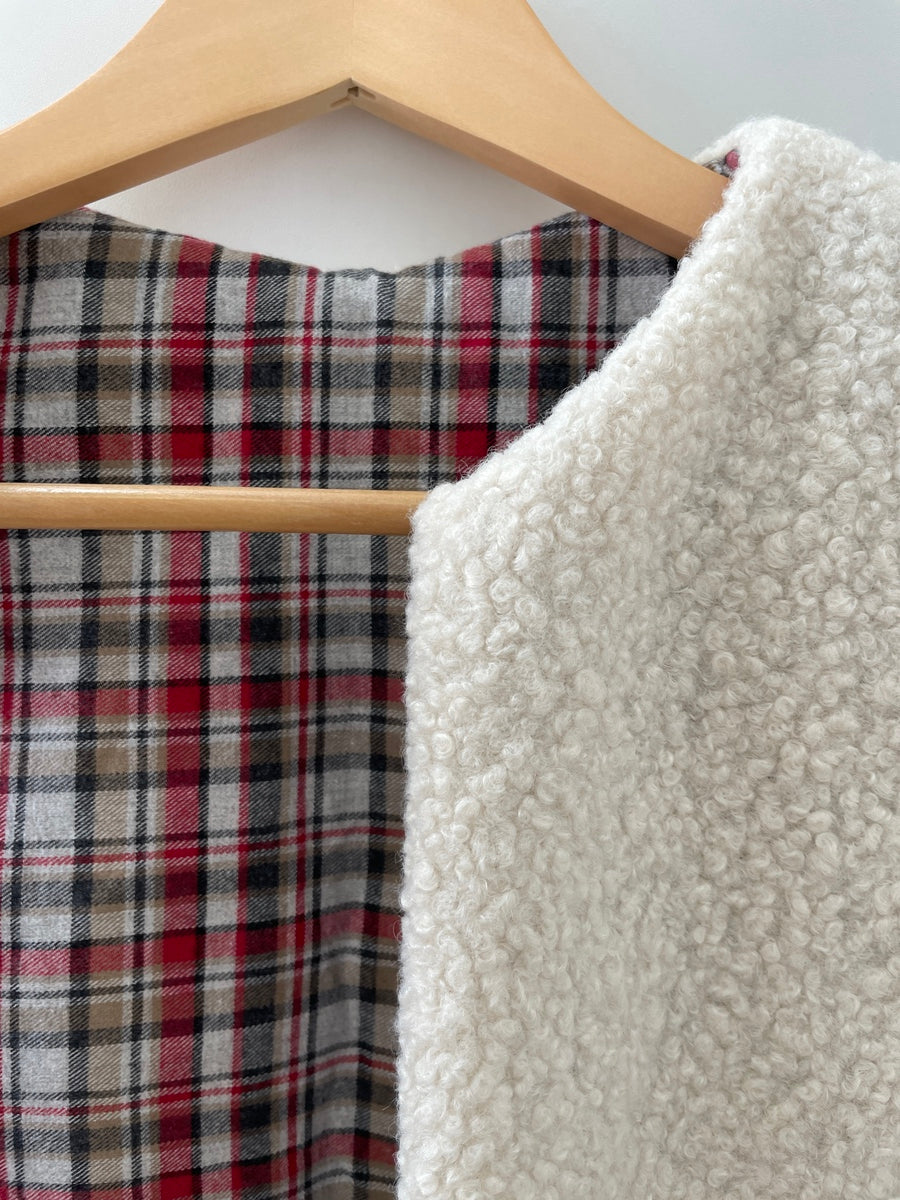 gilet sans manche bouclette écru intérieur tartan écossais gris détails