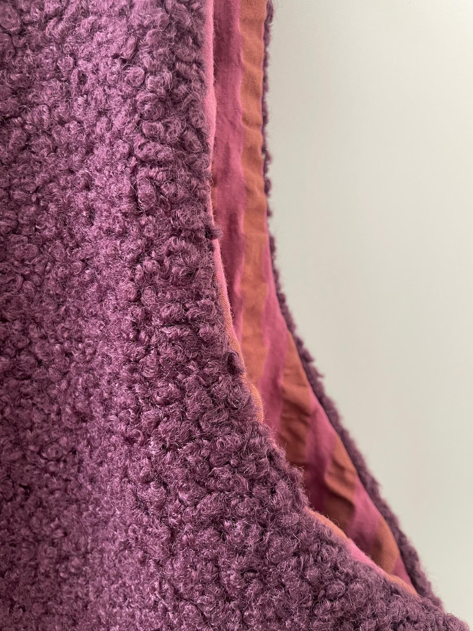 Gilet sans manche réversible bouclette bordeaux détails