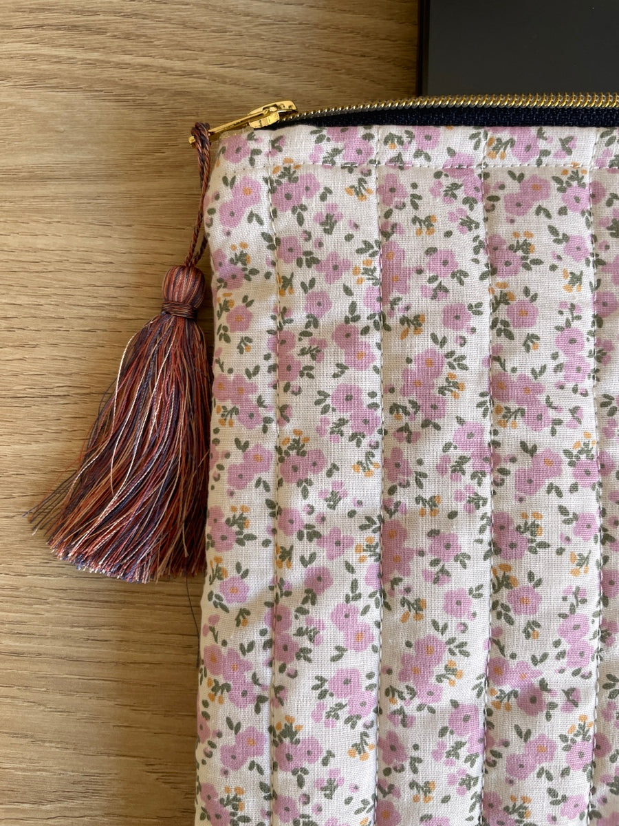 Housse ordinateur portable matelassée - rose avec petites fleurs - 15 pouces – Fabrication artisanale à Lille