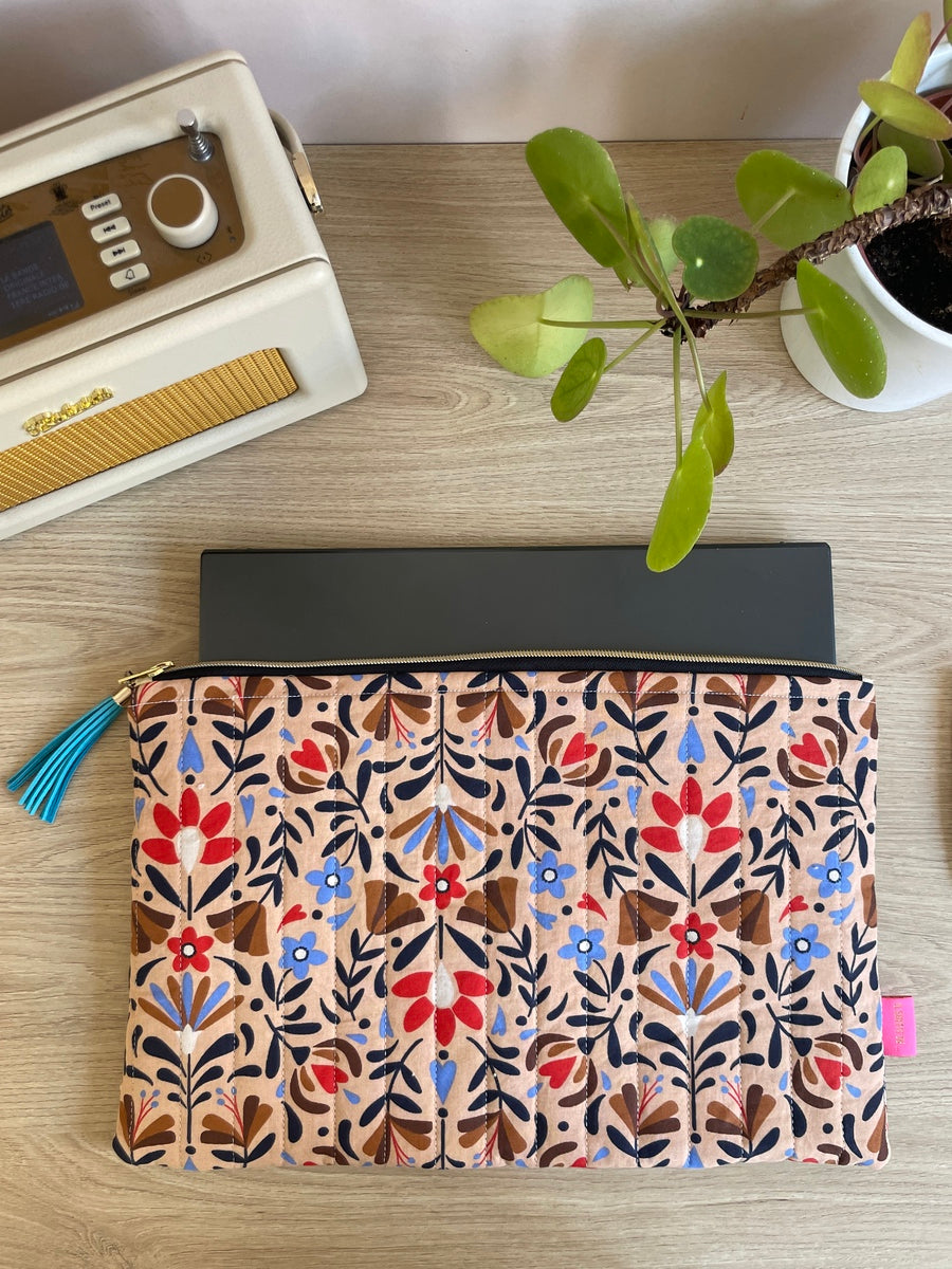 Housse ordinateur 13 pouces floral rouge et chocolat