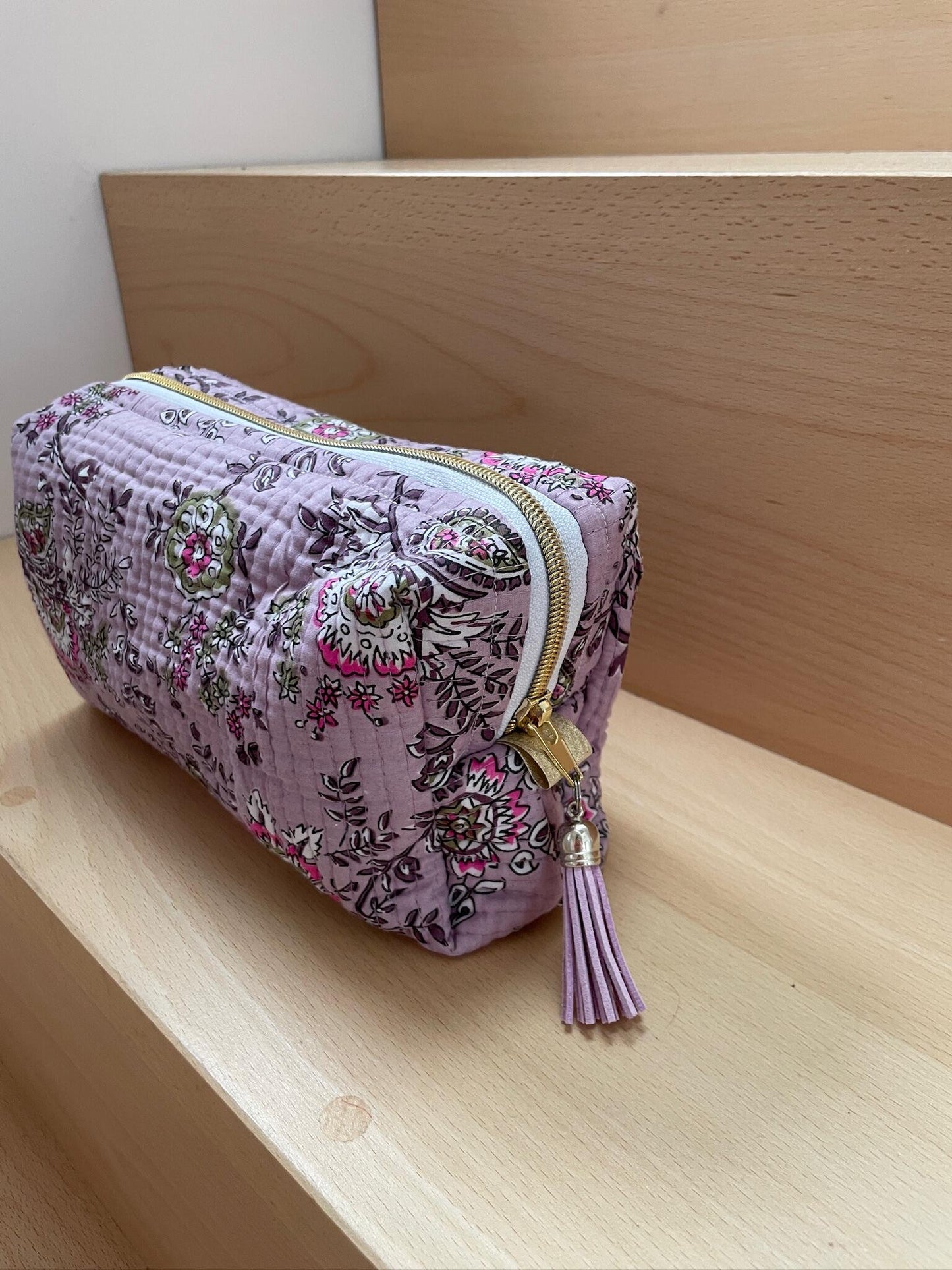Trousse de toilette violette motif indien